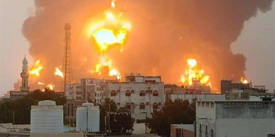 البحرية الإسرائيلية تهاجم أرصفة مدينة الحديدة الساحلية في اليمن