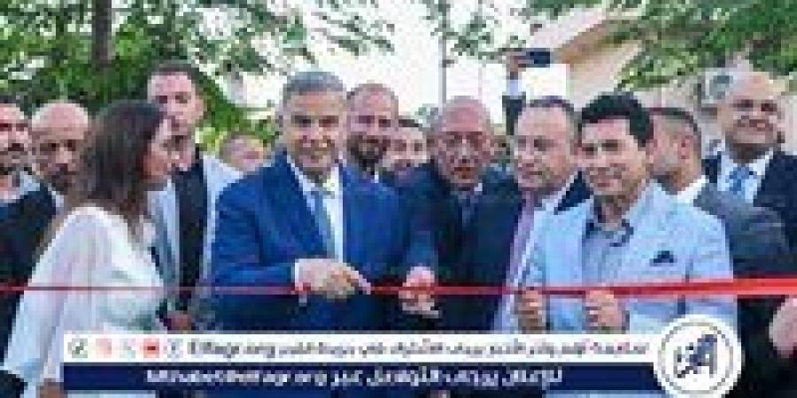 وزير الشباب والرياضة ومحافظ الإسكندرية يشهدان المؤتمر الصحفي للبطولة الدولية للبادل ويفتتحان ملاعب البادل بنادي سبورتنج بالإسكندرية