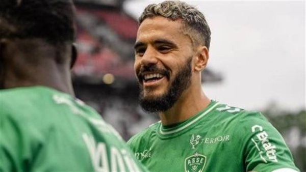 المغربي بنتايك يصل القاهرة تمهيداً لانضمامه للزمالك