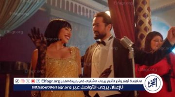 من مغنٍ وساحر لتاجر أنتيكات.. أحمد حاتم يتألق في مسلسل عمر أفندي