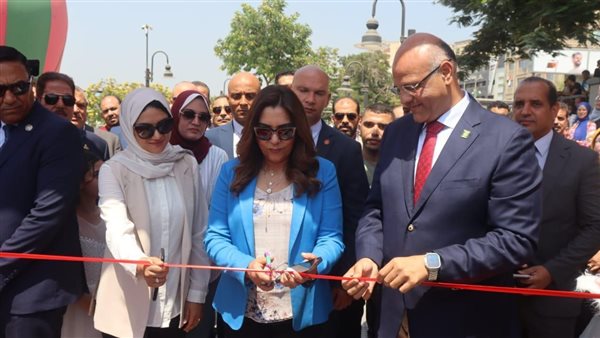 وزيرة التنمية المحلية تفتتح معرضي ” أيادي مصر وصنع في القليوبية “