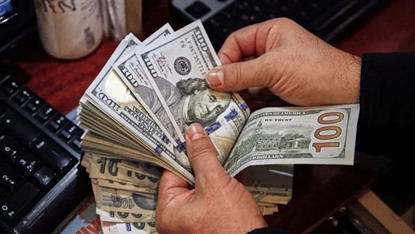 استمرار تراجع سعر الدولار أمام الجنيه المصري