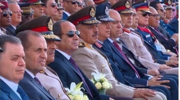 السيسي يشهد العرض الجوي على هامش افتتاح معرض مصر الدولي للطيران والفضاء