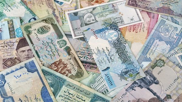 تعرف على سعر العملات العربية مقابل الجنيه صباح اليوم