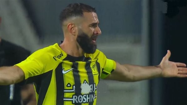 شاهد.. هدف بنزيما الملغي في مباراة الاتحاد والهلال