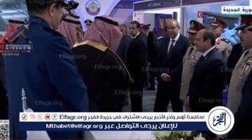 عاجل| السيسي يتفقد أجنحة ومعروضات معرض مصر الدولي الأول للطيران والفضاء