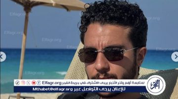 من أمام الشاطئ.. نور النبوي يستمتع بإجازته الصيفية