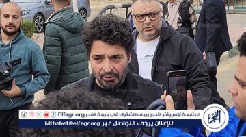 انهيار ودموع حميد الشاعري في جنازة الملحن محمد رحيم