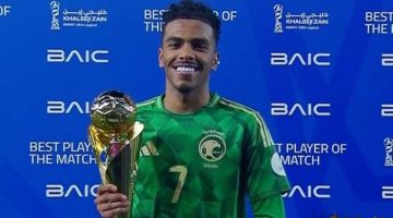 الصبح أخبار – مصعب الجوير يتألق كأفضل لاعب في مباراة السعودية ضد اليمن بكأس خليجي 26!