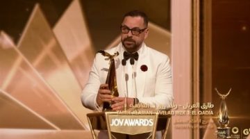 الصبح أخبار -طارق العريان يفوز بجائزة مخرج الأفلام المفضل في حفل Joy Awards (صور)